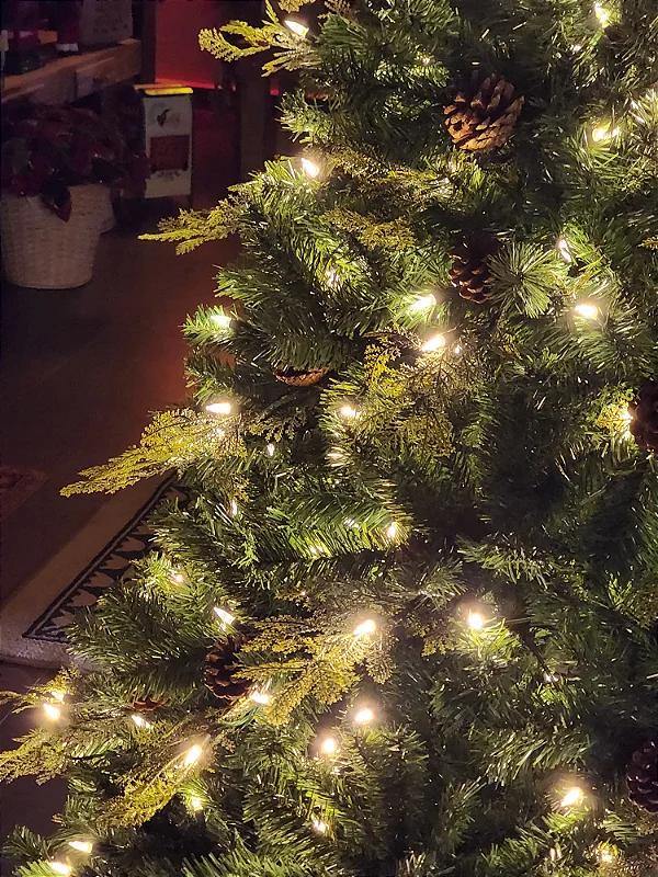 ÁRVORE DE NATAL CLICK 2025 - COM PISCAS EMBUTIDOS